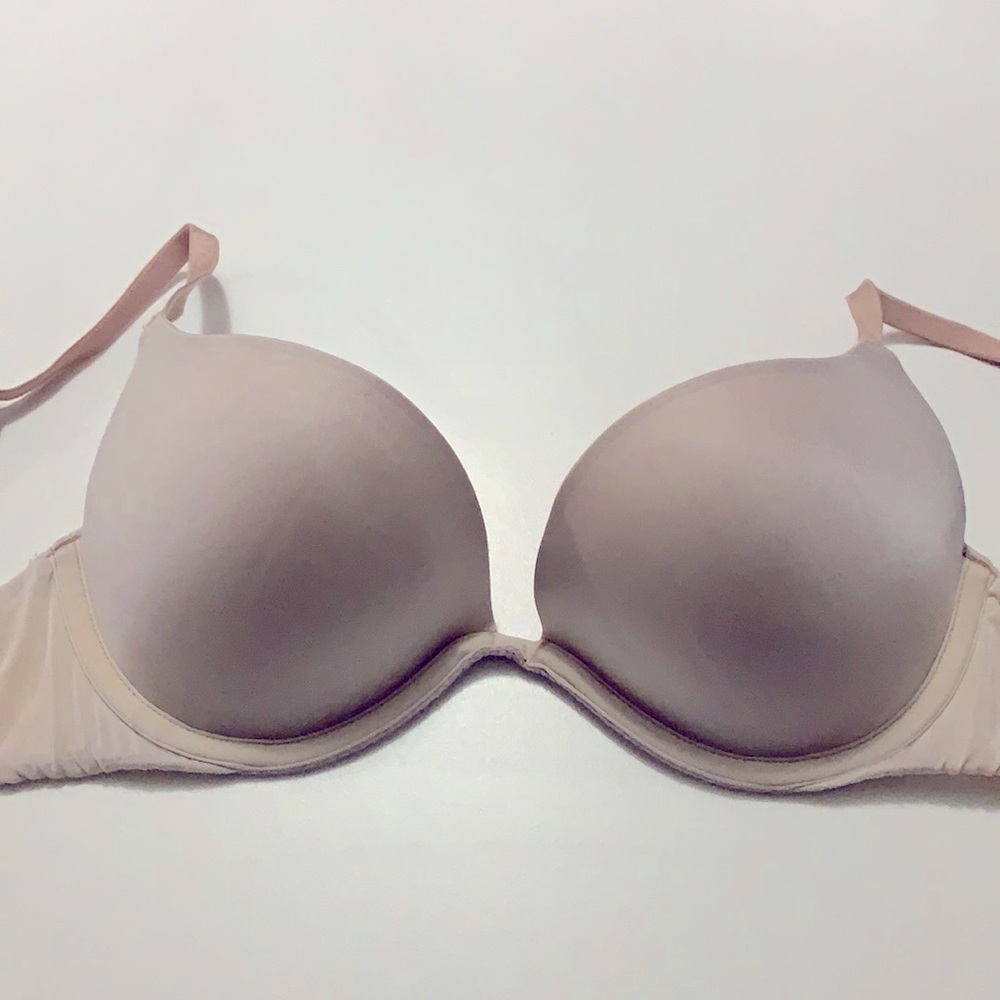 4/$20 Victoria’s Secret Nude Push-up Bra